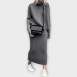 Rhea | Komplektas su sijonu ir minimalistine estetika